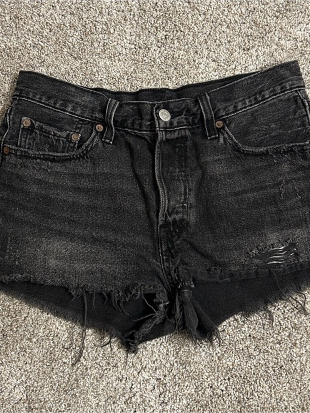 Black Distressed Levi’s 501 Cutoff Denim Shorts Size 26